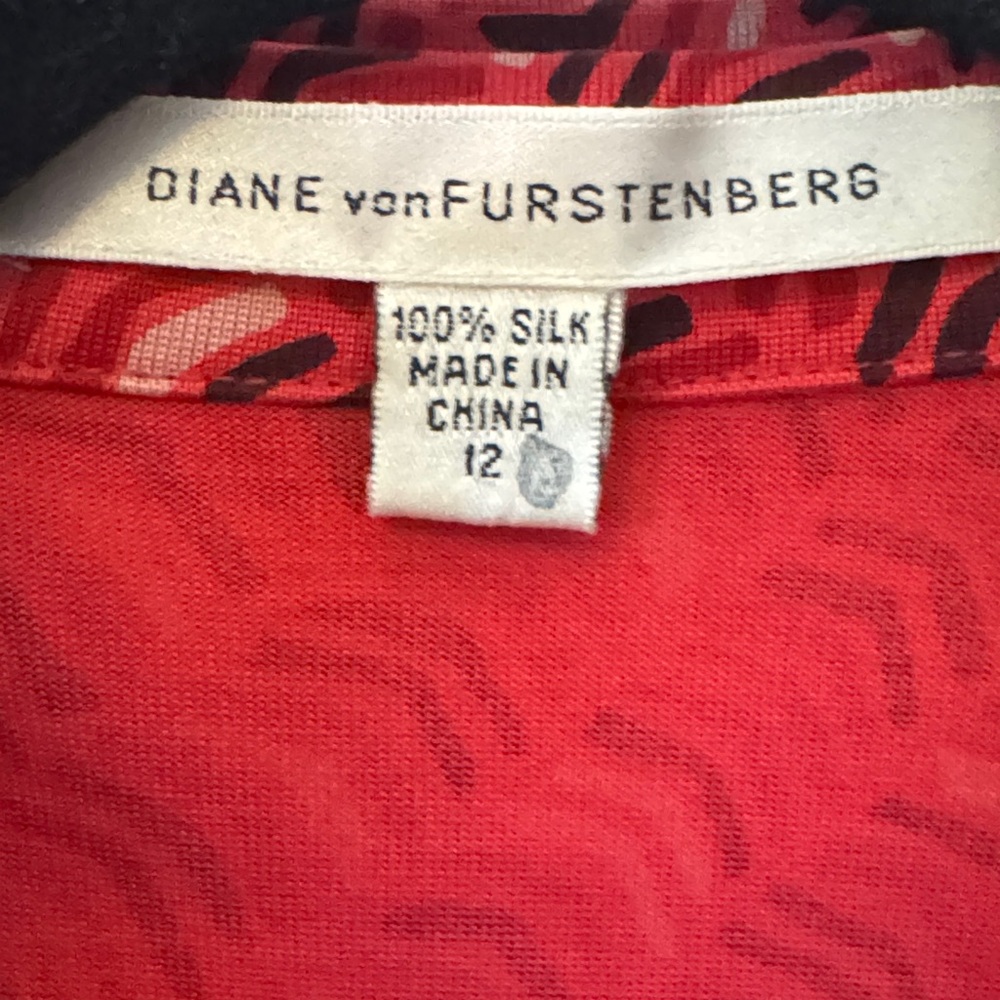 Diane Von Furstenberg Vintage Silk Red Patterned Long Sleeve Dress - Picture 2 of 9
